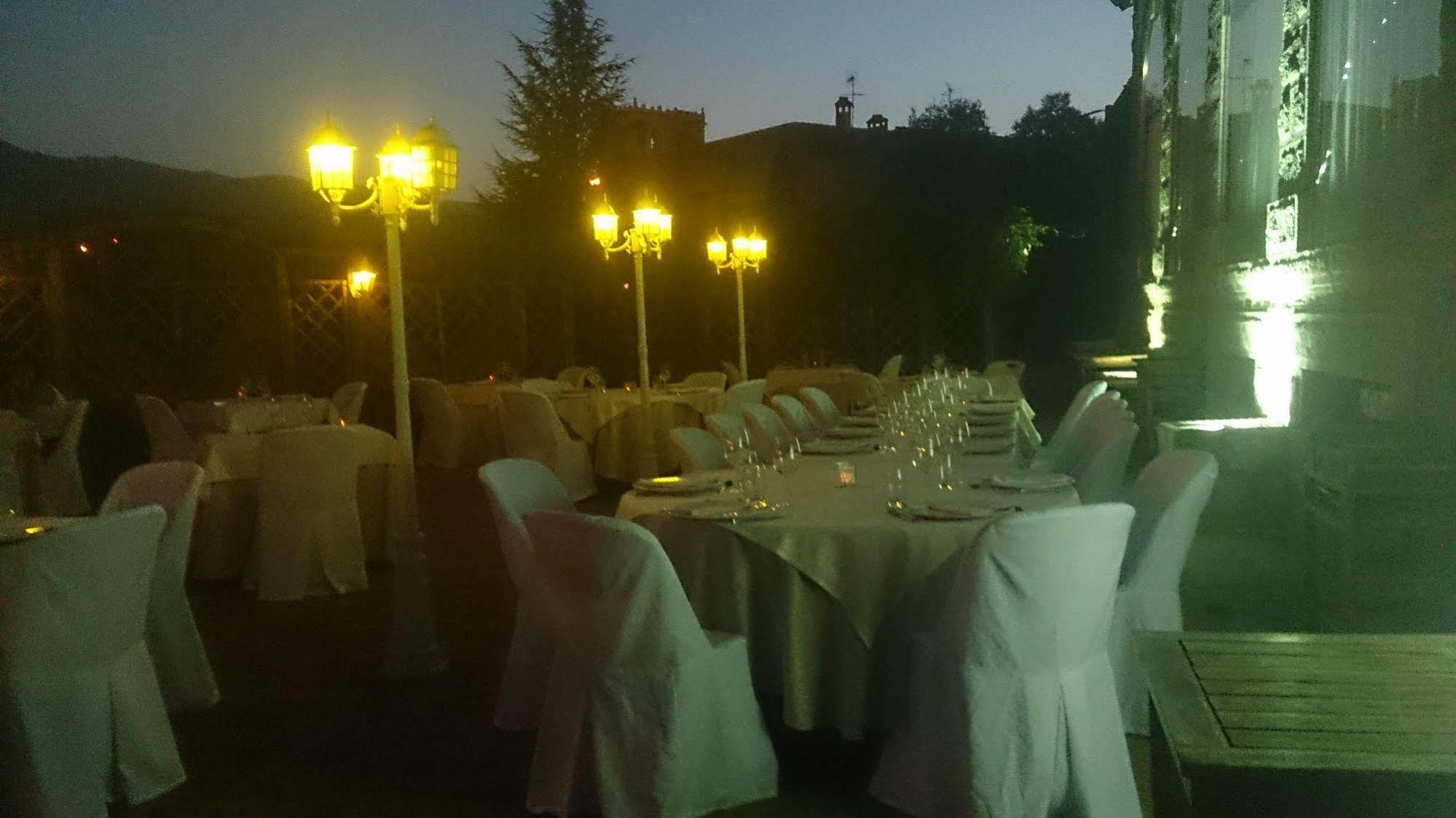Posada Real Restaurante El Linar Del Zaire Burgohondo Zewnętrze zdjęcie