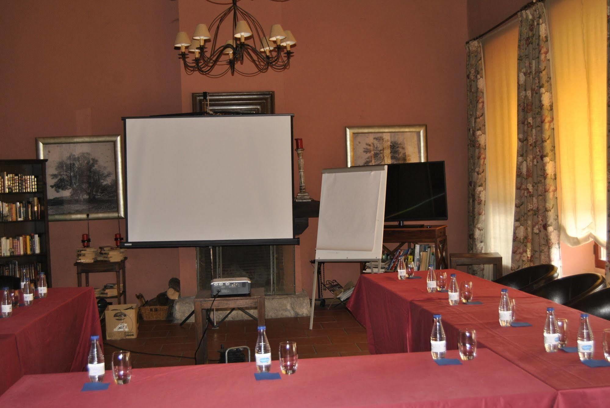 Posada Real Restaurante El Linar Del Zaire Burgohondo Zewnętrze zdjęcie